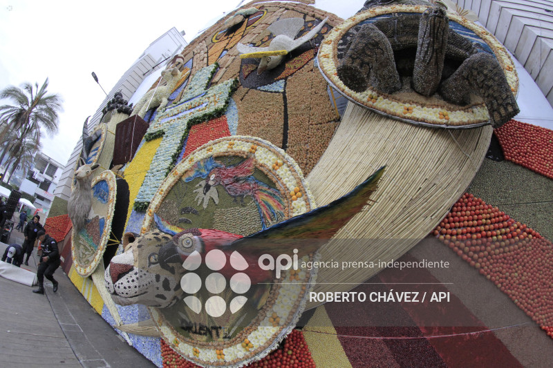 BENDICION FIESTA DE LAS FLORES Y LAS FRUTAS EN AMBATO