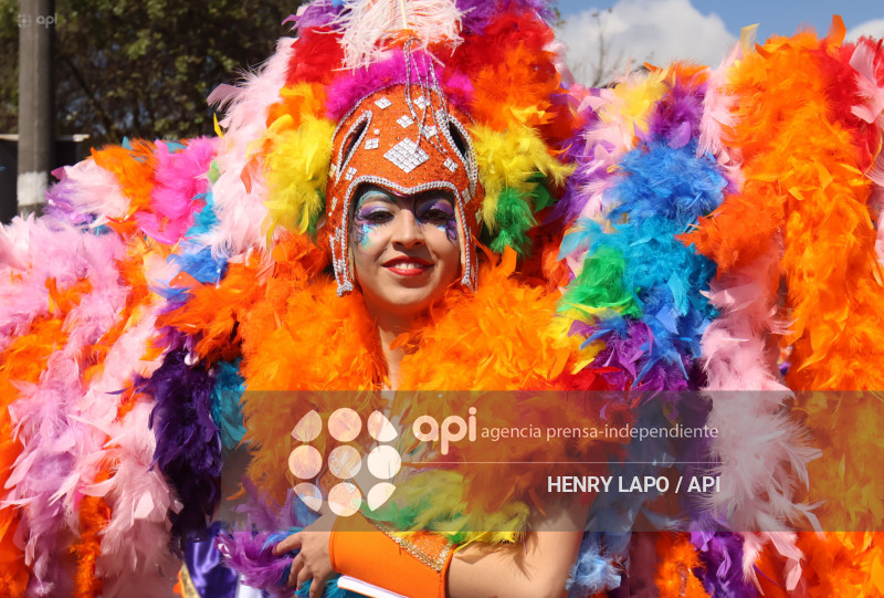 CARNAVAL DE COLORES QUITO