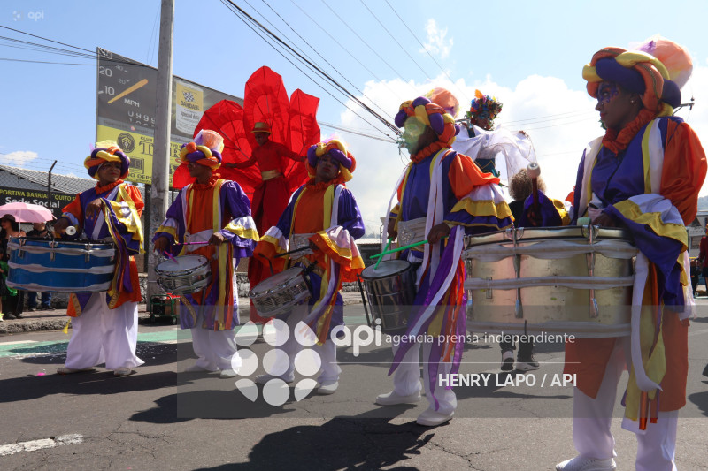 CARNAVAL DE COLORES QUITO