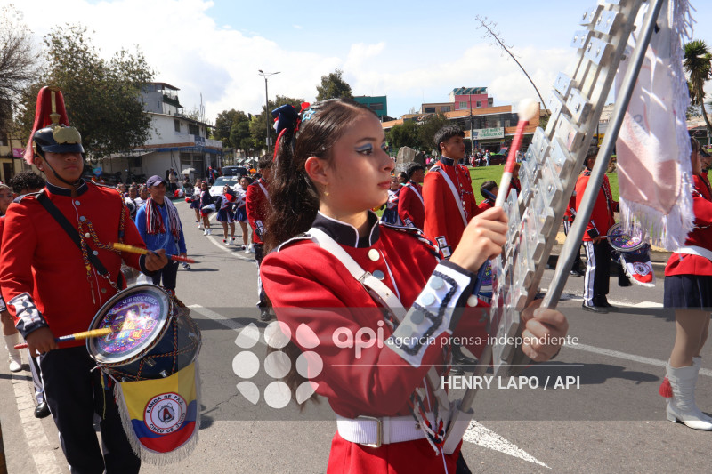 CARNAVAL DE COLORES QUITO