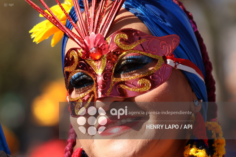 CARNAVAL DE COLORES QUITO