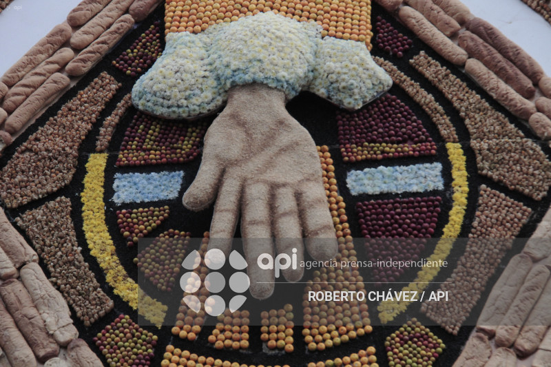 BENDICION FIESTA DE LAS FLORES Y LAS FRUTAS EN AMBATO