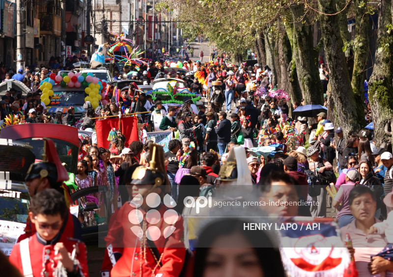 CARNAVAL DE COLORES QUITO