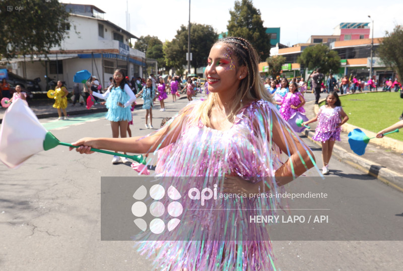 CARNAVAL DE COLORES QUITO
