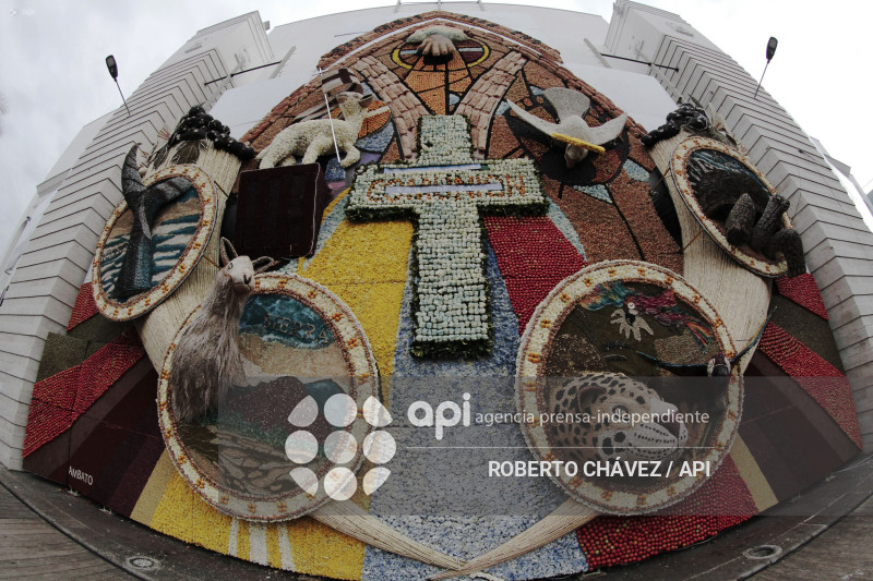 BENDICION FIESTA DE LAS FLORES Y LAS FRUTAS EN AMBATO