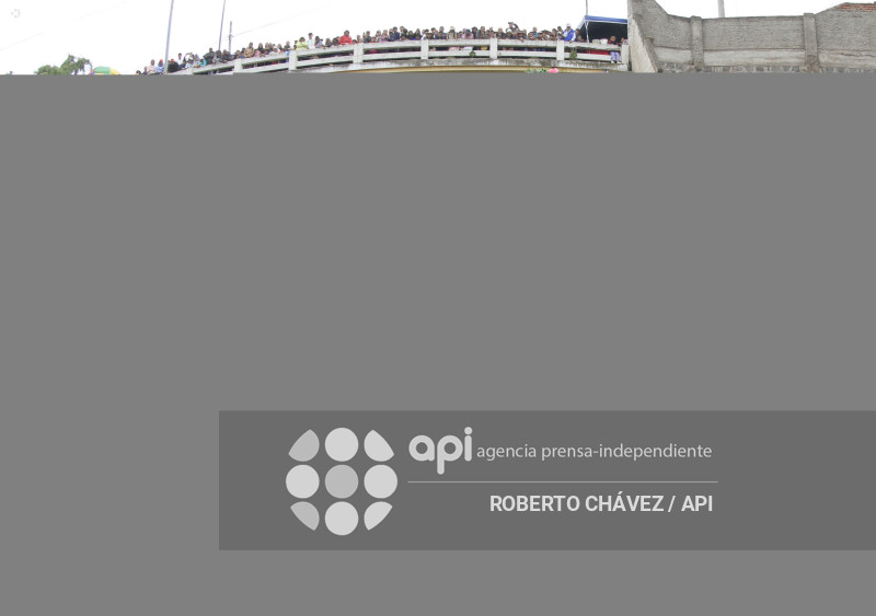 DESFILE FIESTA DE LAS FLORES Y LAS FRUTAS EN AMBATO