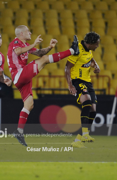 FBL-LIBERTADORES-BARCELONA-ARGENTINOS