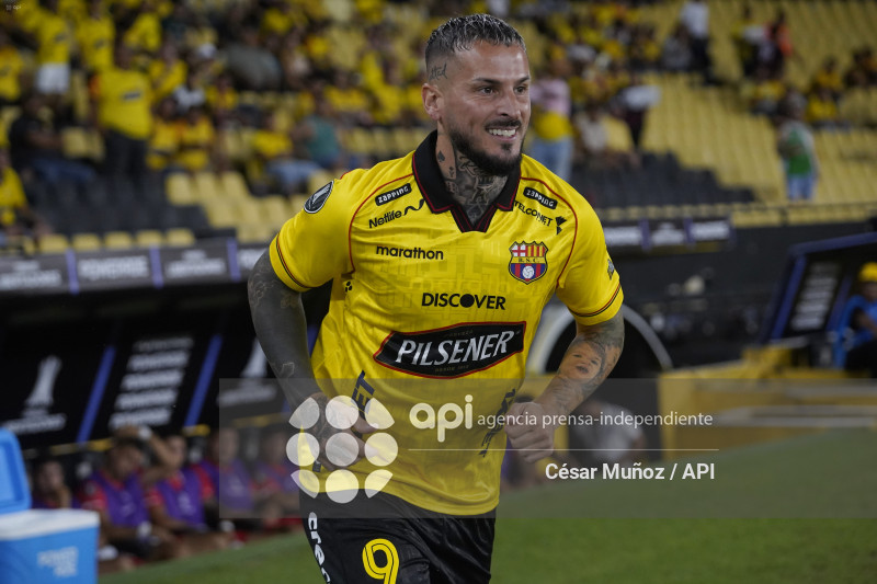 FBL-LIBERTADORES-BARCELONA-ARGENTINOS