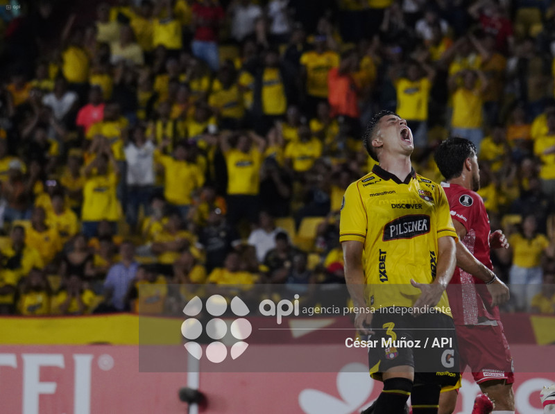 FBL-LIBERTADORES-BARCELONA-ARGENTINOS