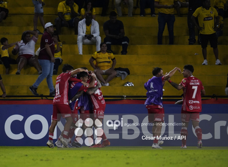 FBL-LIBERTADORES-BARCELONA-ARGENTINOS