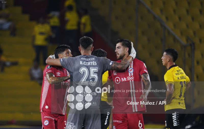 FBL-LIBERTADORES-BARCELONA-ARGENTINOS