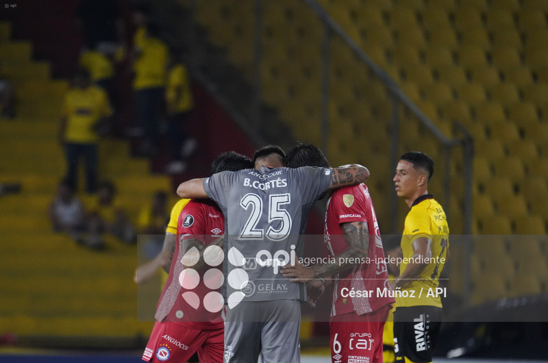 FBL-LIBERTADORES-BARCELONA-ARGENTINOS