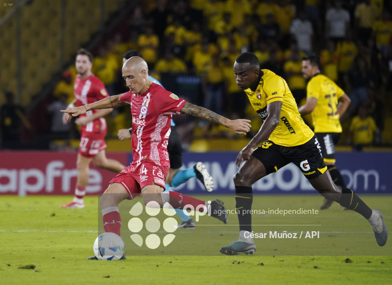 FBL-LIBERTADORES-BARCELONA-ARGENTINOS