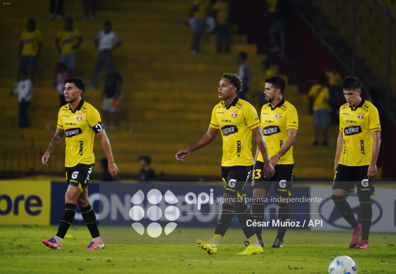 FBL-LIBERTADORES-BARCELONA-ARGENTINOS
