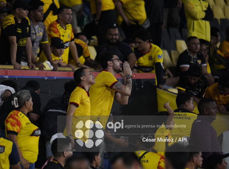 FBL-LIBERTADORES-BARCELONA-ARGENTINOS