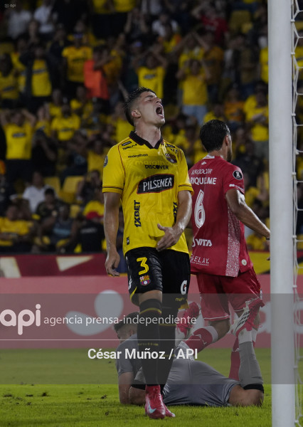 FBL-LIBERTADORES-BARCELONA-ARGENTINOS