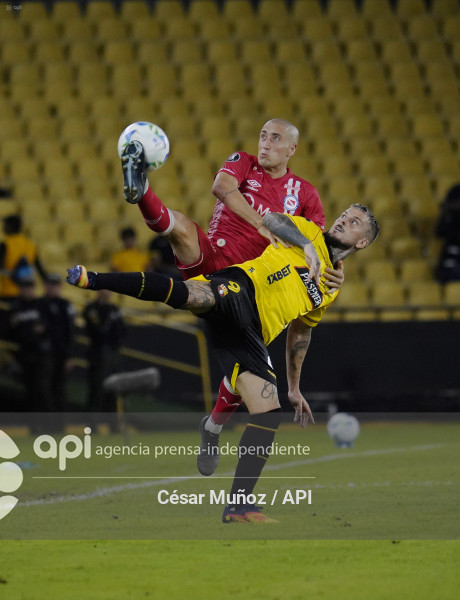 FBL-LIBERTADORES-BARCELONA-ARGENTINOS