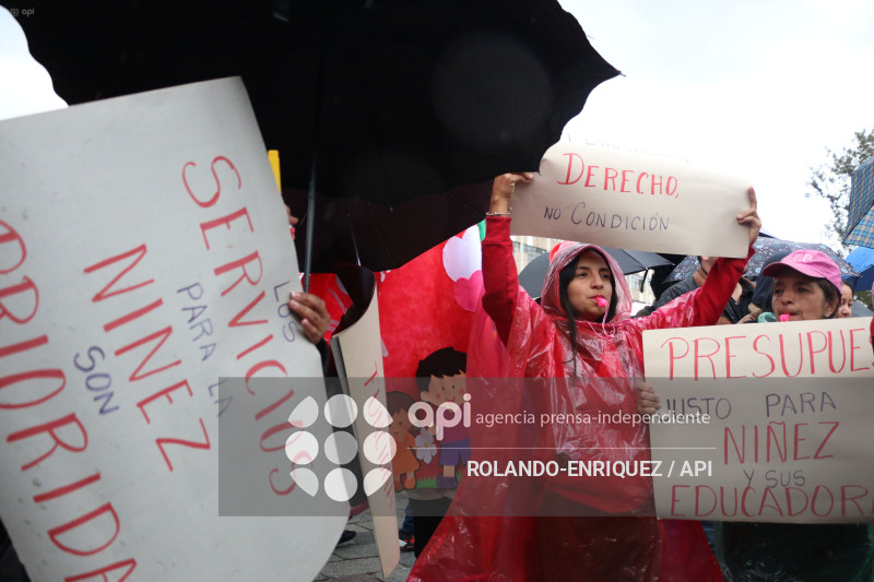 MARCHA CONTRA LEY REFORMATORIA COOTAD