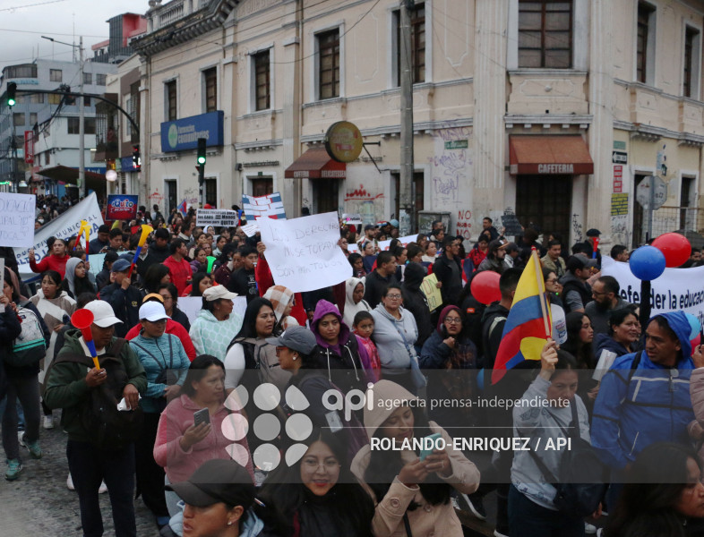 MARCHA CONTRA LEY REFORMATORIA COOTAD