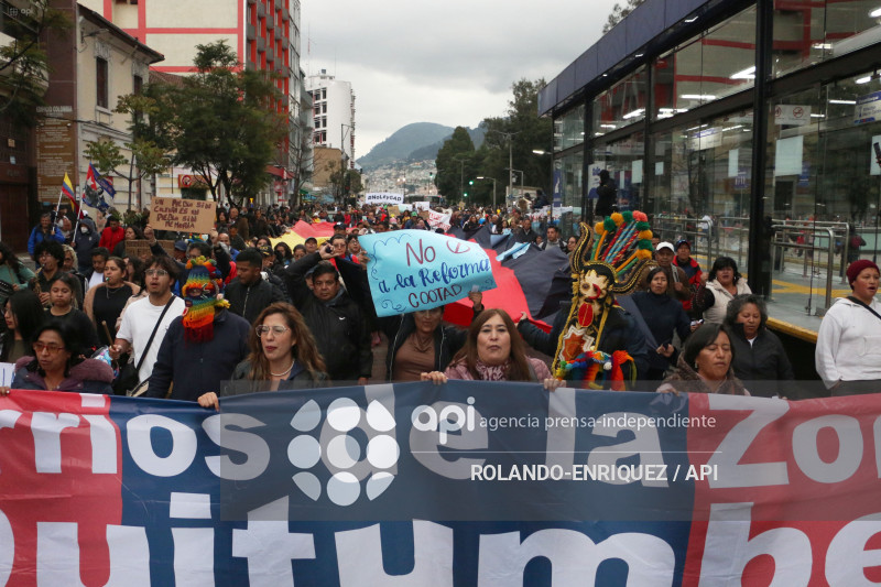 MARCHA CONTRA LEY REFORMATORIA COOTAD