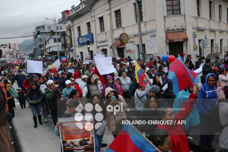 MARCHA CONTRA LEY REFORMATORIA COOTAD