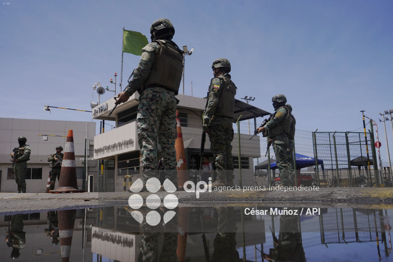 SEGURIDAD-PUERTO MANTA