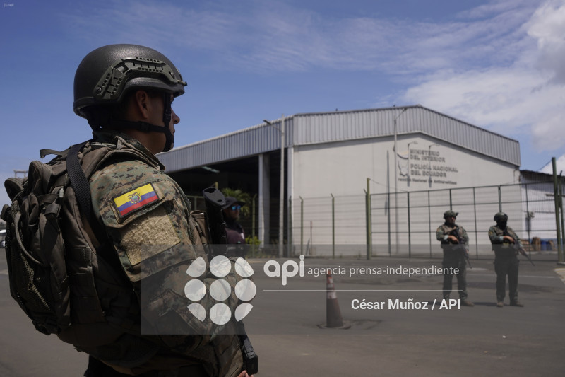 SEGURIDAD-PUERTO MANTA