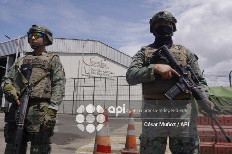 SEGURIDAD-PUERTO MANTA