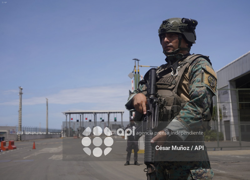 SEGURIDAD-PUERTO MANTA