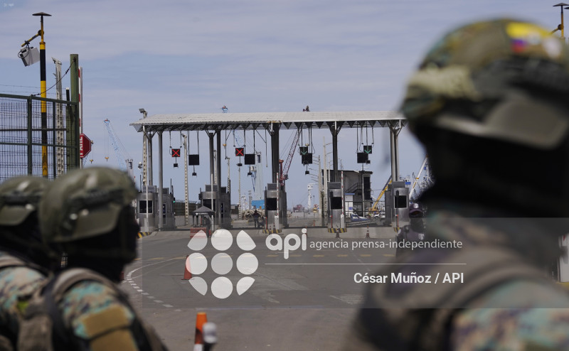 SEGURIDAD-PUERTO MANTA