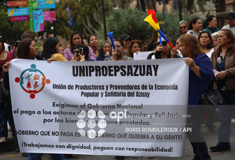 CUENCA-PLANTON-PROTESTA CONTRA GOBIERNO