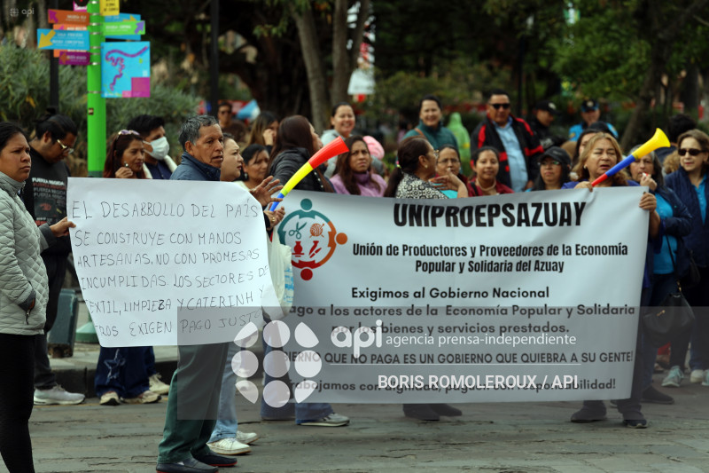 CUENCA-PLANTON-PROTESTA CONTRA GOBIERNO