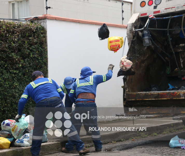BASURA Y RECOLECCION QUITO