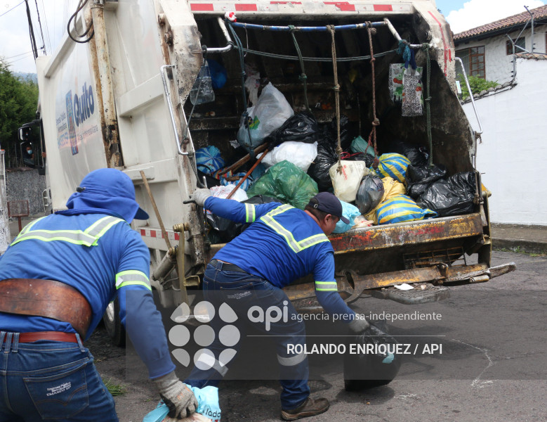 BASURA Y RECOLECCION QUITO