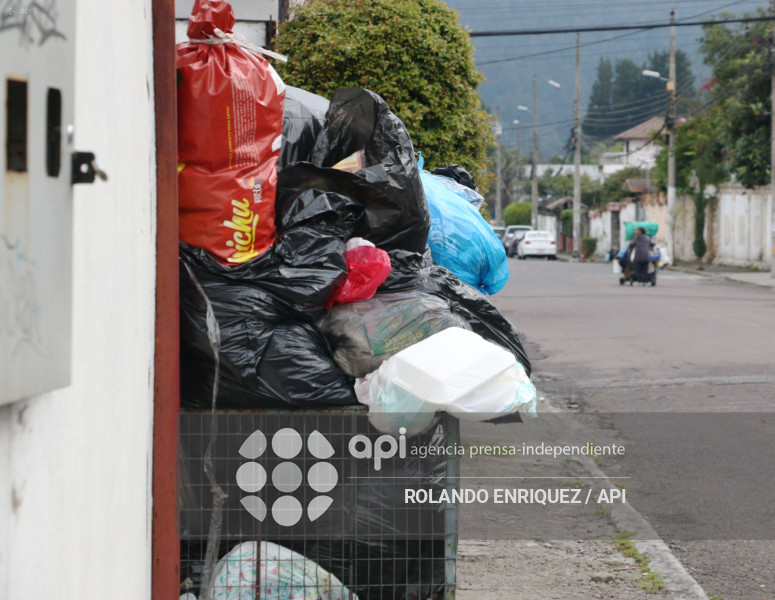 BASURA Y RECOLECCION QUITO