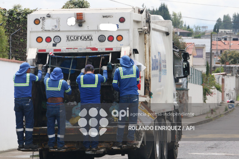 BASURA Y RECOLECCION QUITO