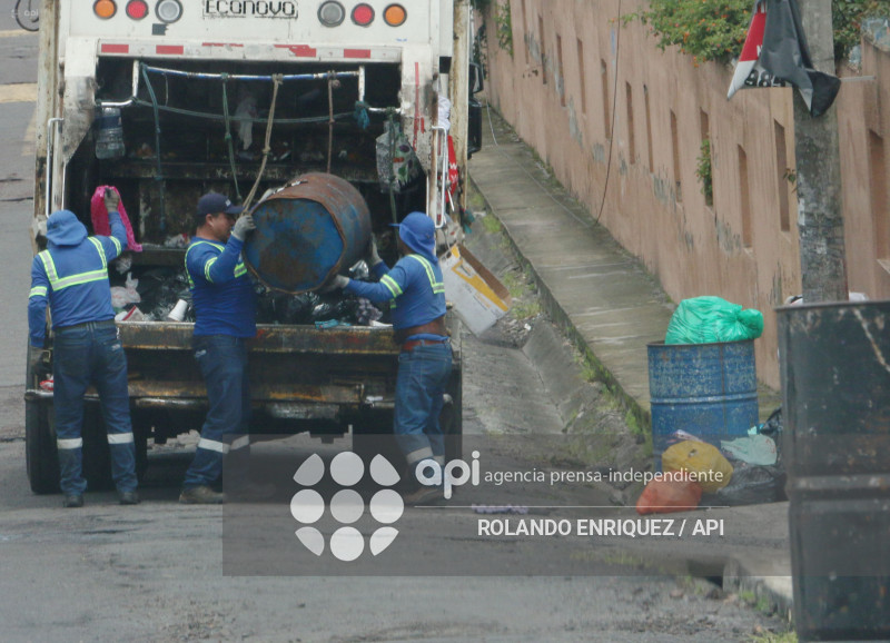 BASURA Y RECOLECCION QUITO