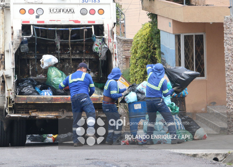 BASURA Y RECOLECCION QUITO