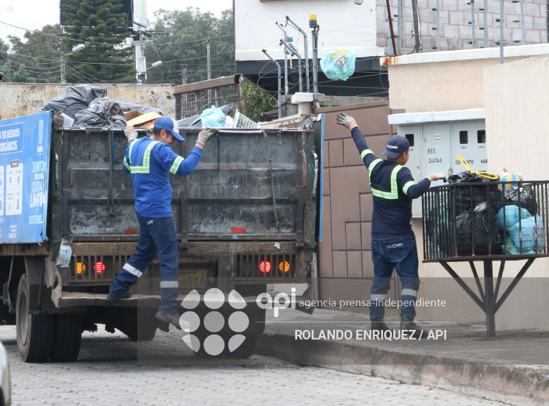 BASURA Y RECOLECCION QUITO