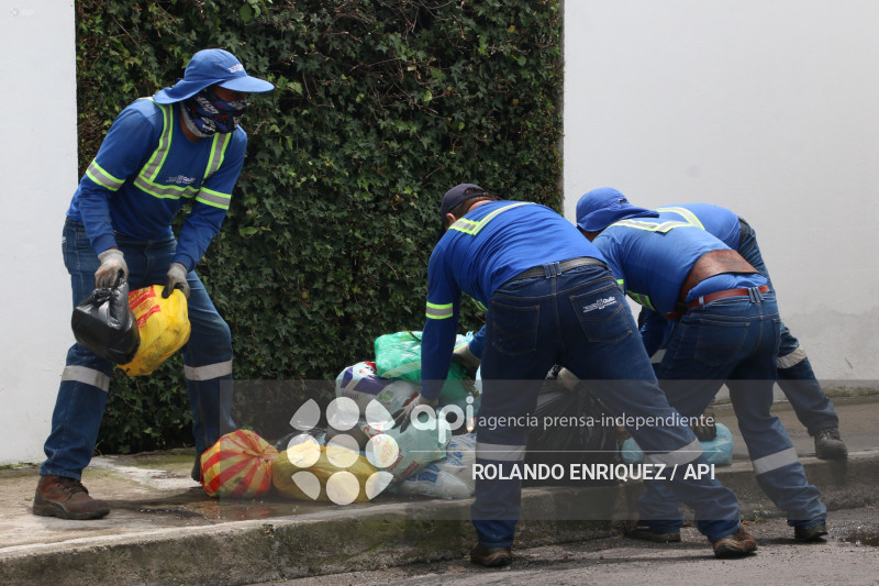 BASURA Y RECOLECCION QUITO