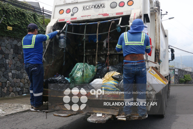 BASURA Y RECOLECCION QUITO