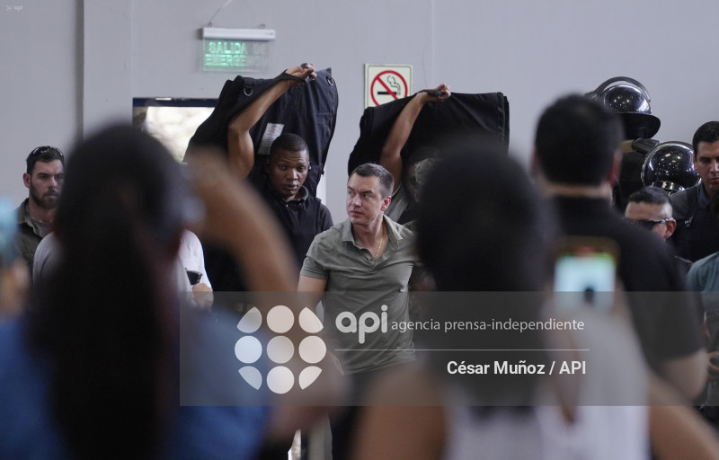 GYE-BECAS BECAUSE HE IS NICE