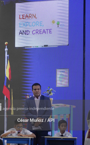 GYE-BECAS BECAUSE HE IS NICE