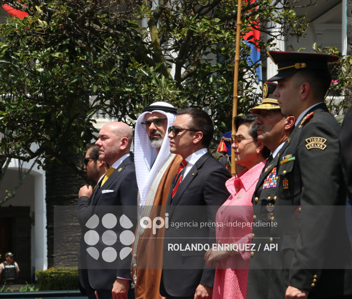 OFRENDA FLORAL PRINCIPE DE ABU DABI