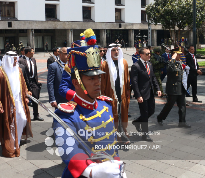 OFRENDA FLORAL PRINCIPE DE ABU DABI