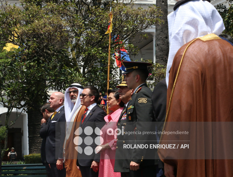 OFRENDA FLORAL PRINCIPE DE ABU DABI