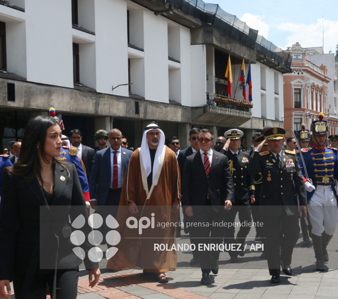 OFRENDA FLORAL PRINCIPE DE ABU DABI