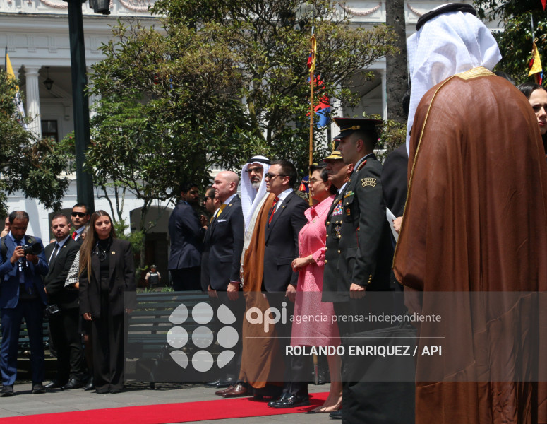 OFRENDA FLORAL PRINCIPE DE ABU DABI