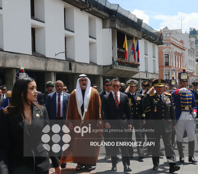 OFRENDA FLORAL PRINCIPE DE ABU DABI
