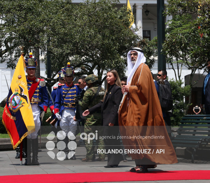OFRENDA FLORAL PRINCIPE DE ABU DABI